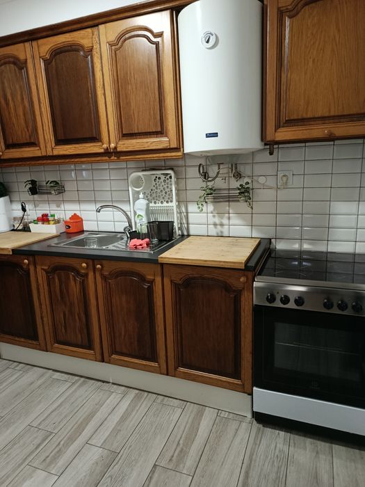 Alugo quarto em Queluz