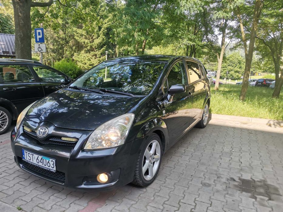 Sprzedam samochód osobowy Toyota Corolla Verso.