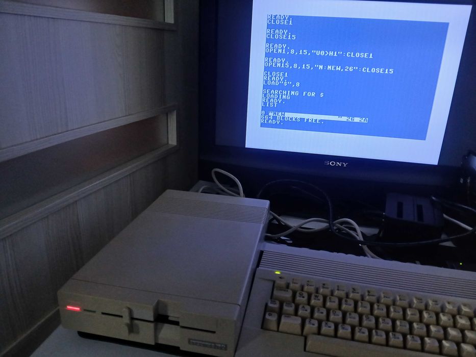 Commodore 1571 disk drive sprawna