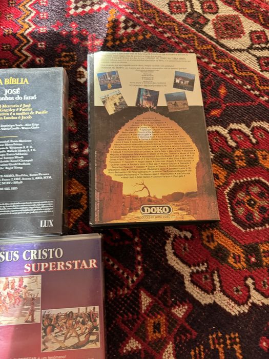 Lote de 4 VHS temas religiosos