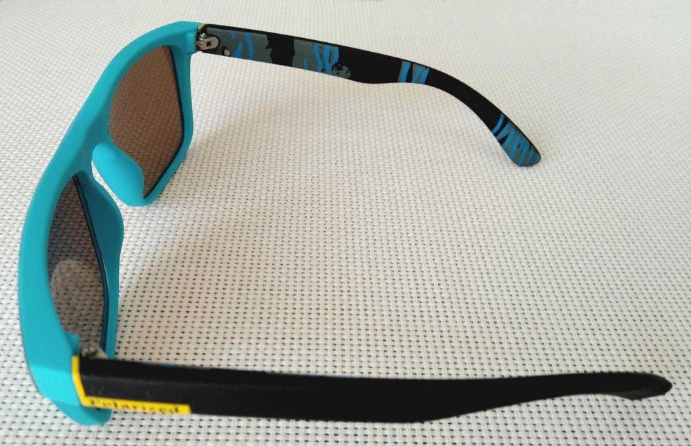 Okulary przeciwsłoneczne klasyczne niebieskie