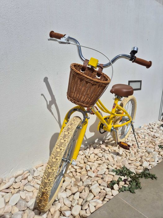 Bicicleta de criança com rodinhas amovíveis