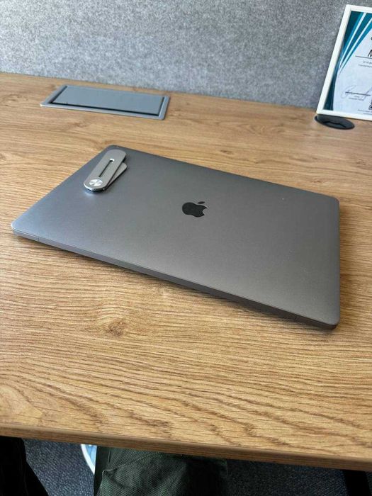 Apple MacBook Pro 16" 2019 I Touch Bar I 16 GB I 1 TB