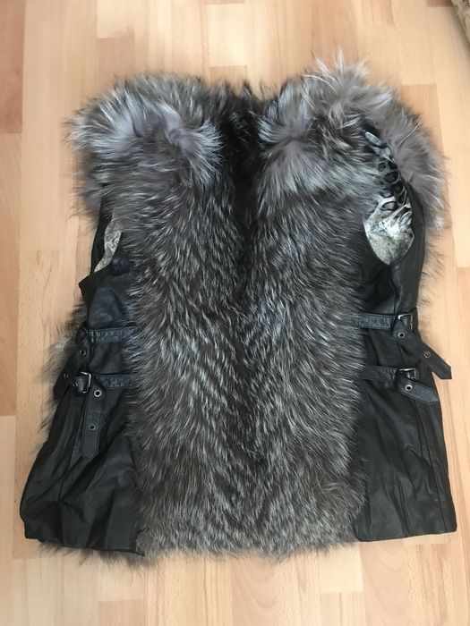 Хутряна безрукавка з натурального хутра