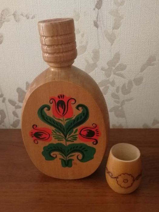 Бутылка для вина. Сосуд. Штоф. Дерево