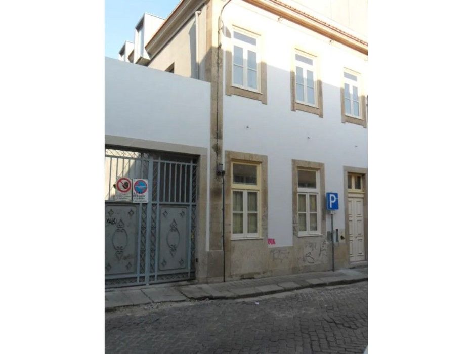 Prédio Para Reabilitação Centro Porto 7 A 10 Frações