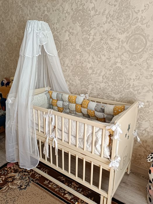 Ліжечко , бортики,матрац,наматрацник,балдахін