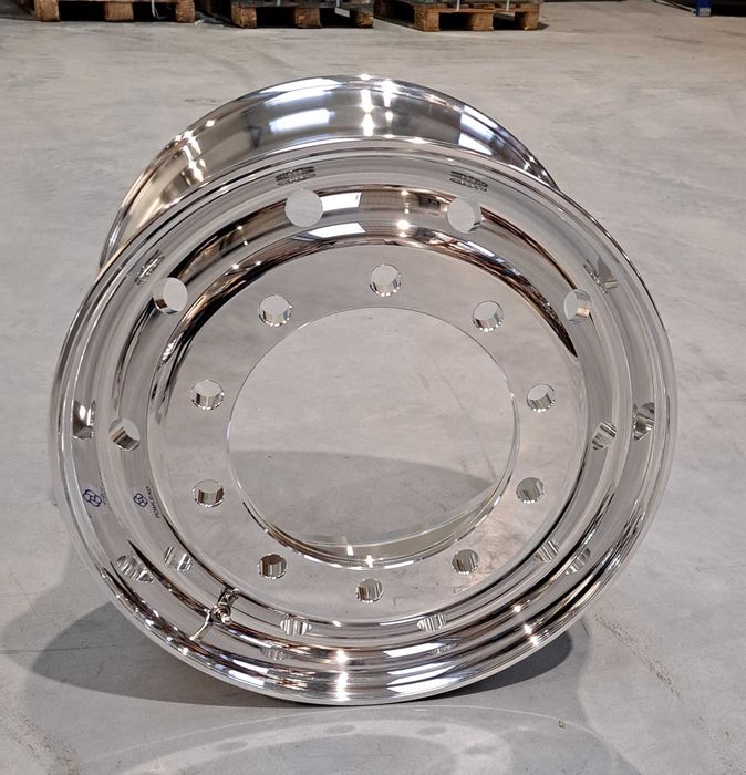 Kuta felga aluminiowa POMLEAD - 22,5x11,75 ET120- polerowana na lustro