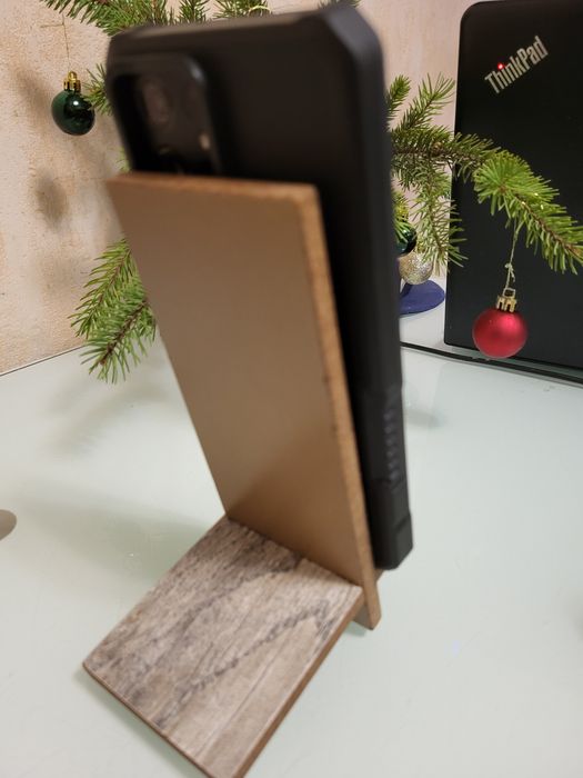 Подставка под телефон