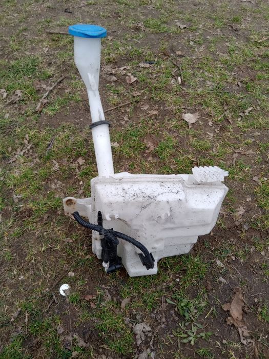 Zbiornik spryskiwaczy ford focus MK3