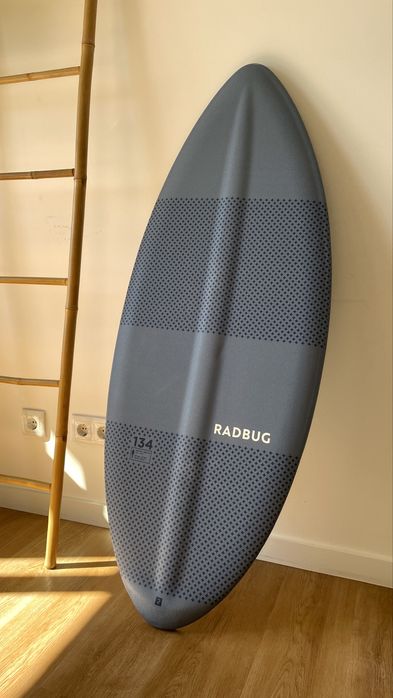 Prancha de skimboard (Radbug 134)