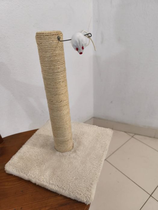 Arranhador de gato.