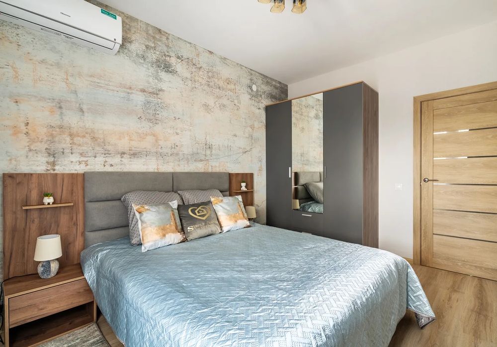 Погодинно і Подобово, Мегамол, Вишенька район.