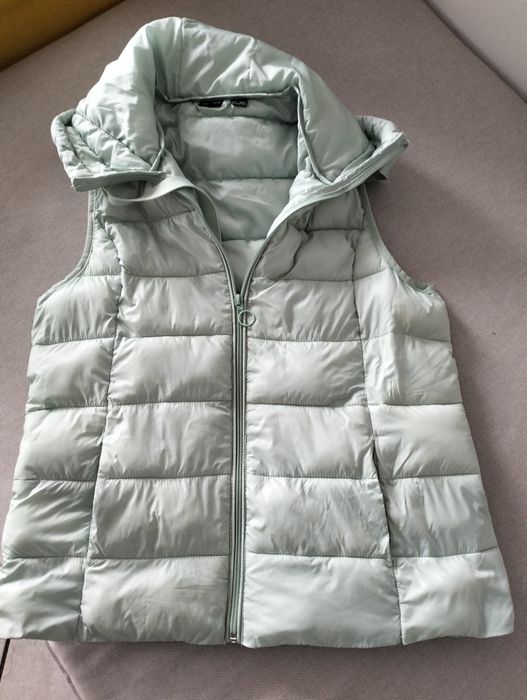 Ciepła damska kamizelka z kapturem