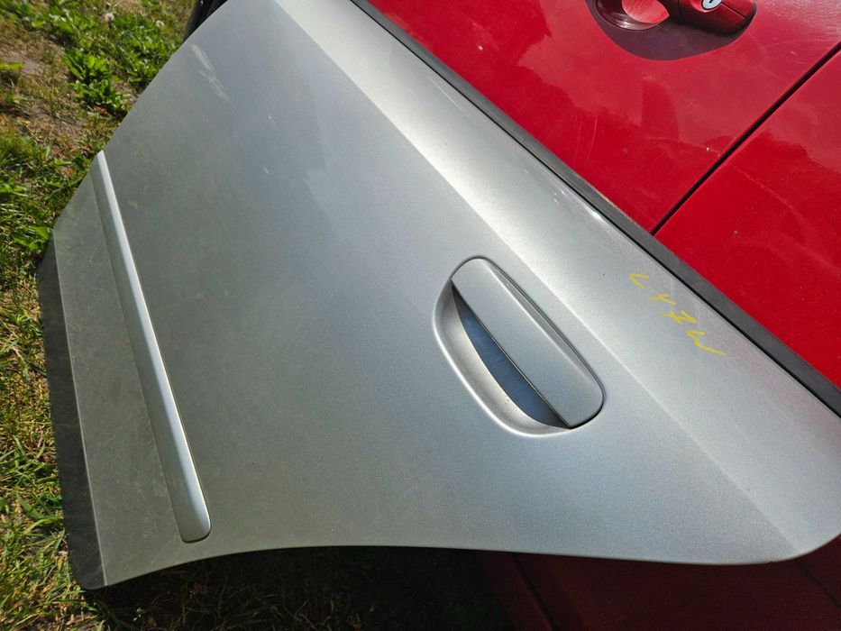 AUDI A4 B6 Drzwi Lewe Tył  Tylne  LY7W