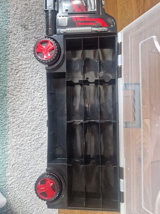 Samochód walizka na hot wheels