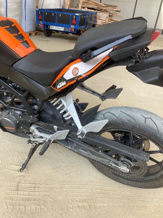 KTM duke 125 кубів