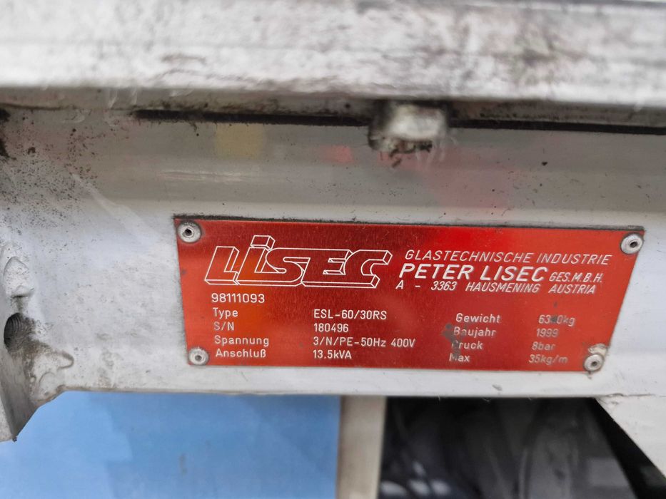 Stół do rozkroju szkła produkcji LISEC