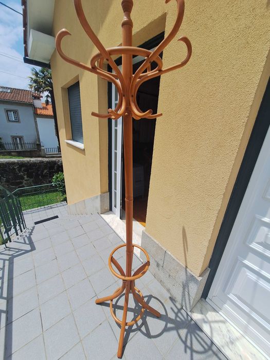 Porta Casacos em madeira