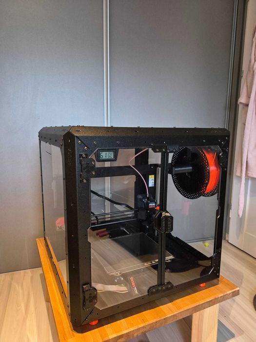 Prusa MK4S z obudową - 115h pracy, zestaw płyt i części