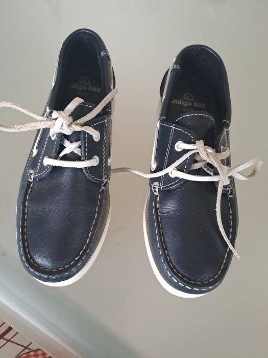 Sapatos de vela menino