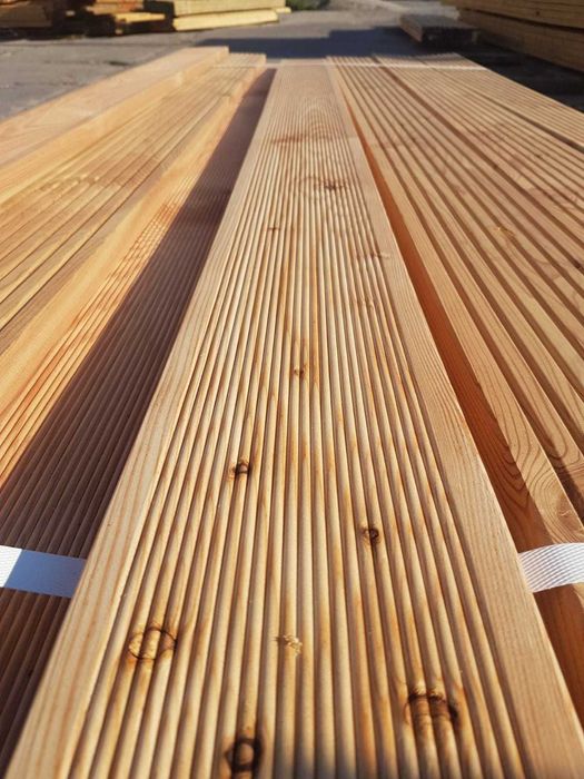 Deska tarasowa modrzew syberyjski 28x150 ryflowana i gładka TRANSPORT