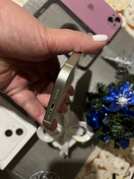 Продам Iphone 13  256gb