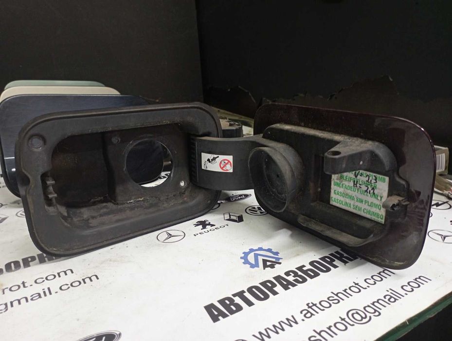 Лючок бака RENAULT SCENIC 2 (2003-2009) 8200139543