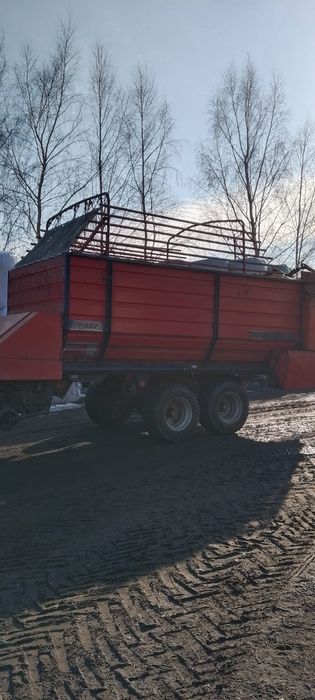 Przyczepa samozbierająca Deutz-Fahr