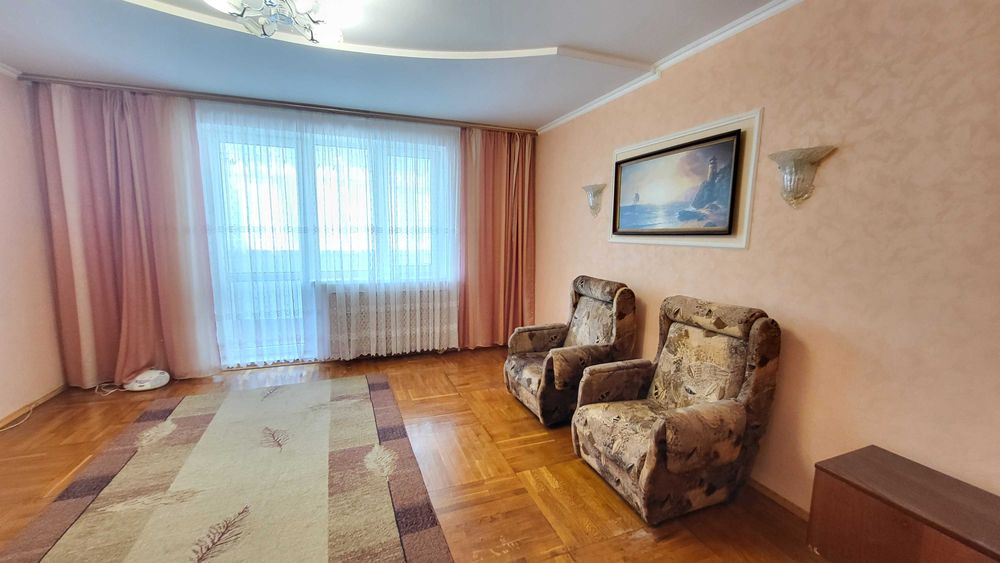 3 комнатная квартира на 5 углах, кухня 11 м2