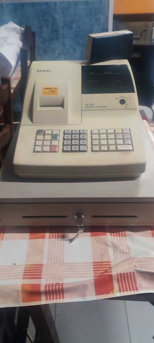 Registadora com gaveta para pecas