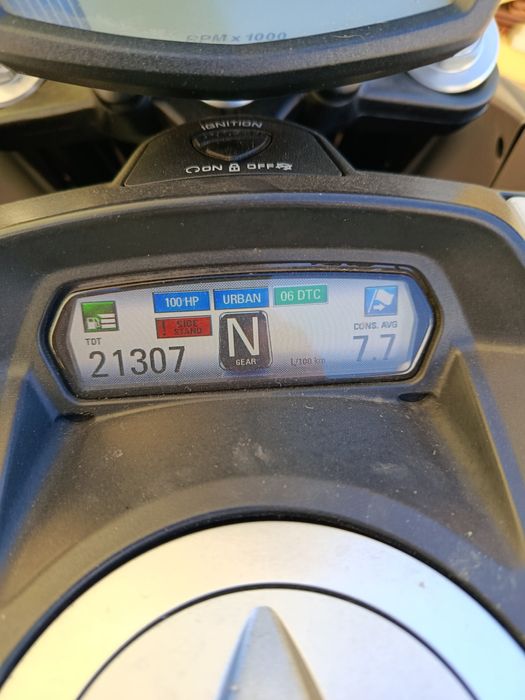 Ducati Diiavel white Carbon