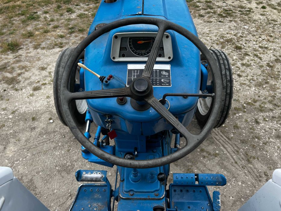 Ciągnik Traktor Ford 2000 z turem i wspomaganiem