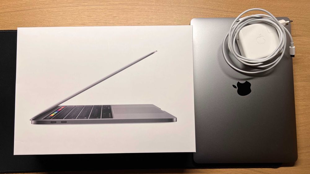MacBook Pro 13” 2019 i5 2.4GHz 16GB 256GB Space Gray | komplet