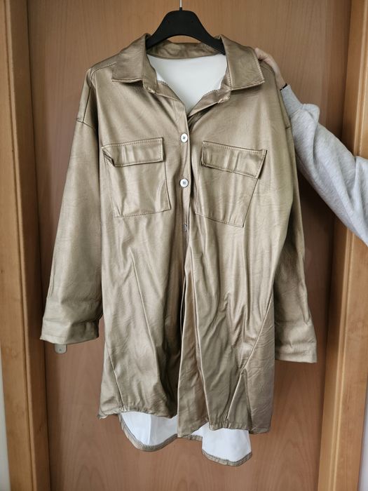 Casaco em material ecopele