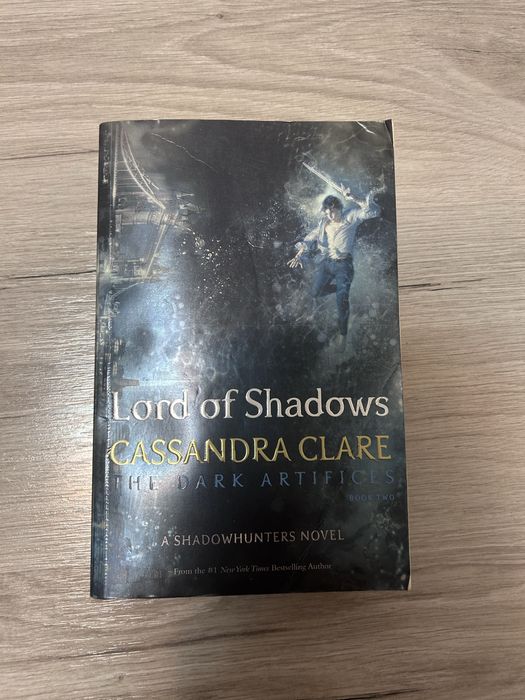 Cassandra Clare “Lord of shadows”