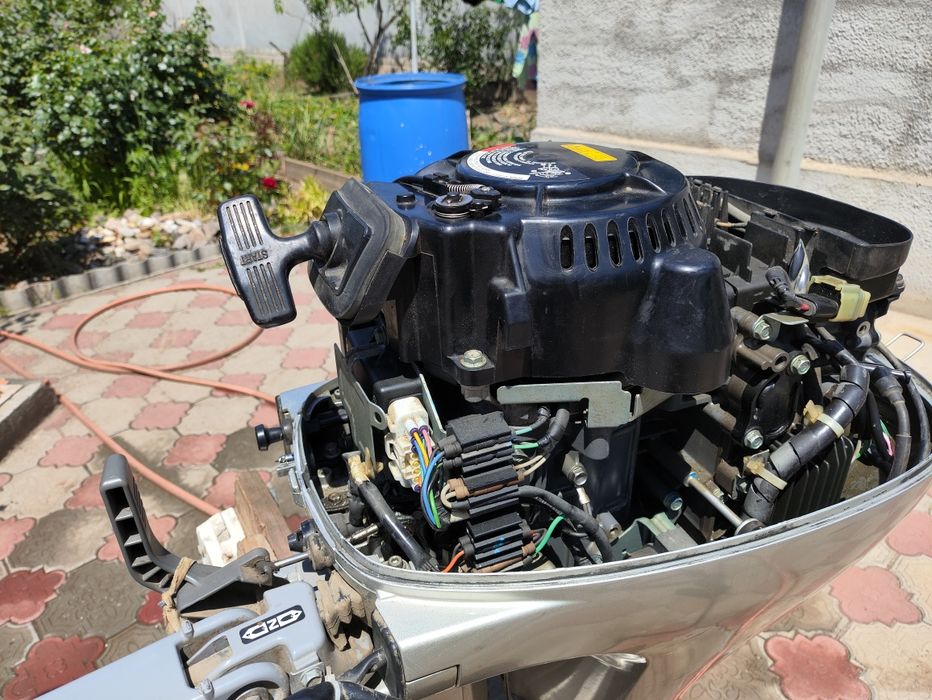 Продам лодочный мотор Honda 15