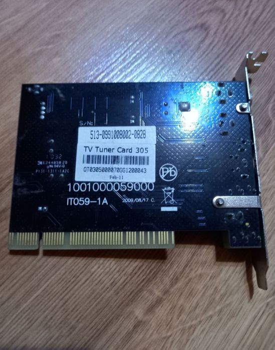 Тв тюнер до ПК, модель на фото. В рабочем состоянии. .