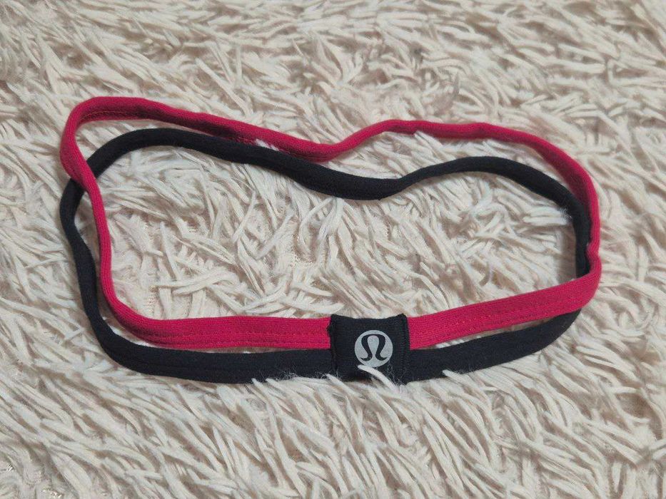 Пов'язка на голову Lululemon червоно-чорна