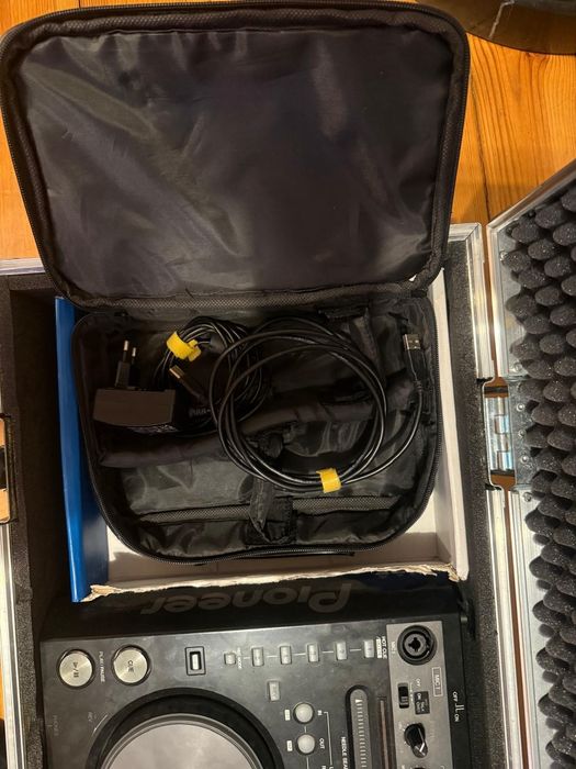Pioneer DDJ- S1 kontroler DJ Konsola + Case