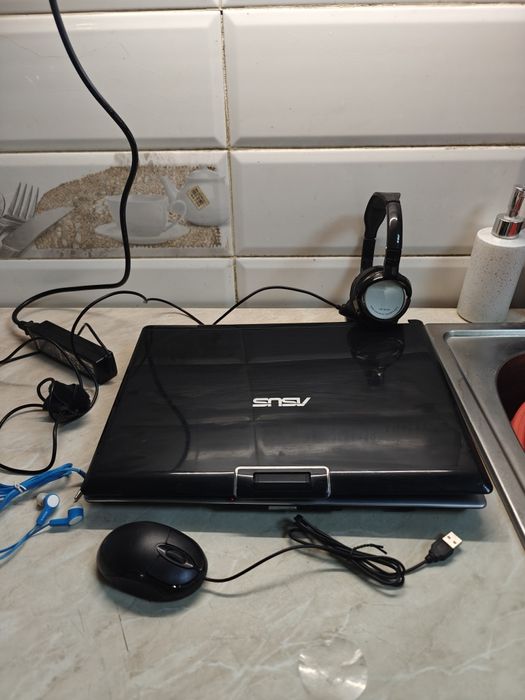 Ноутбук с подарками