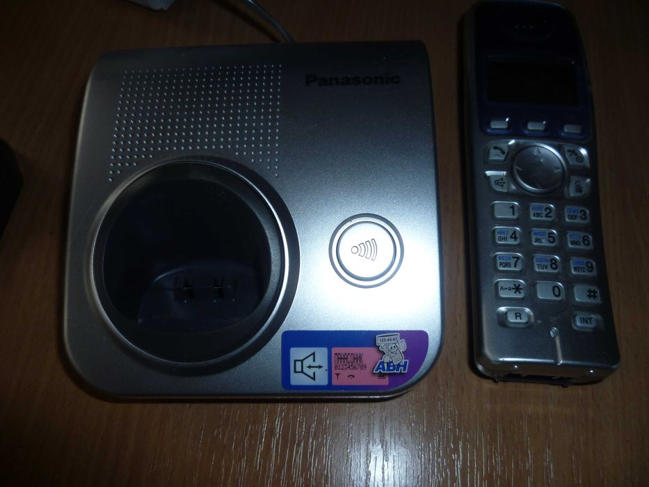 Цифровий бездротовий телефон Панасонік KX-TG7207UA