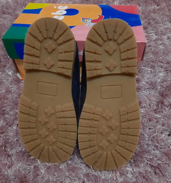 Botas camurça tamanho 25