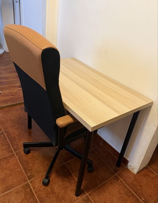 Mesa de Escritório + Cadeira Giratória em Excelente Estado