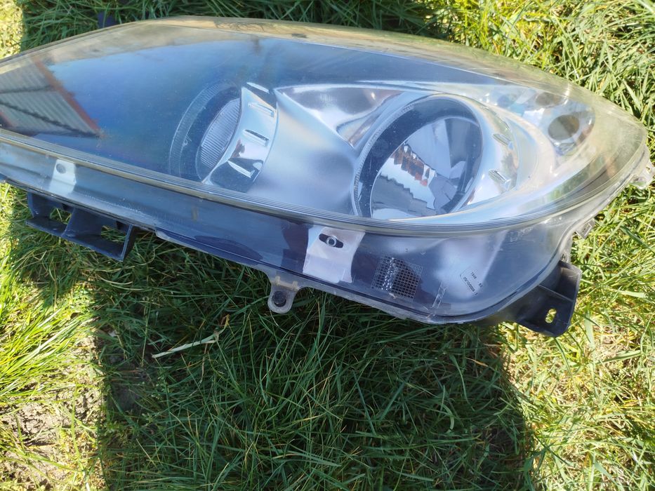 Lampy przednie opel corsa d