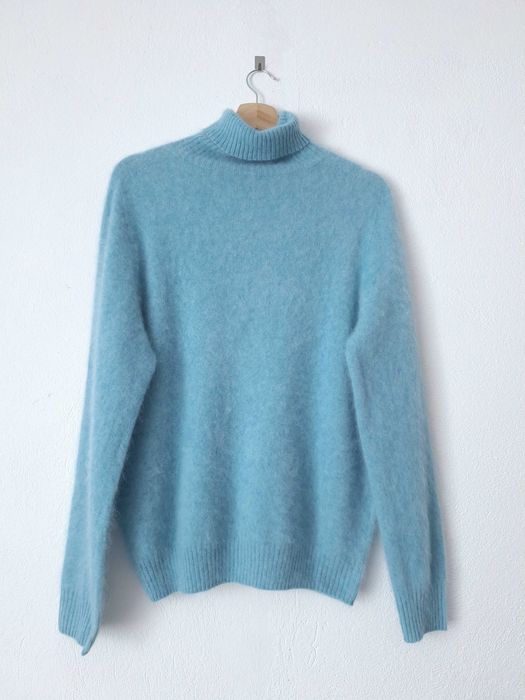 Sweter golf jasny niebieski wełniany kaszmirowy puszysty jak chmurka