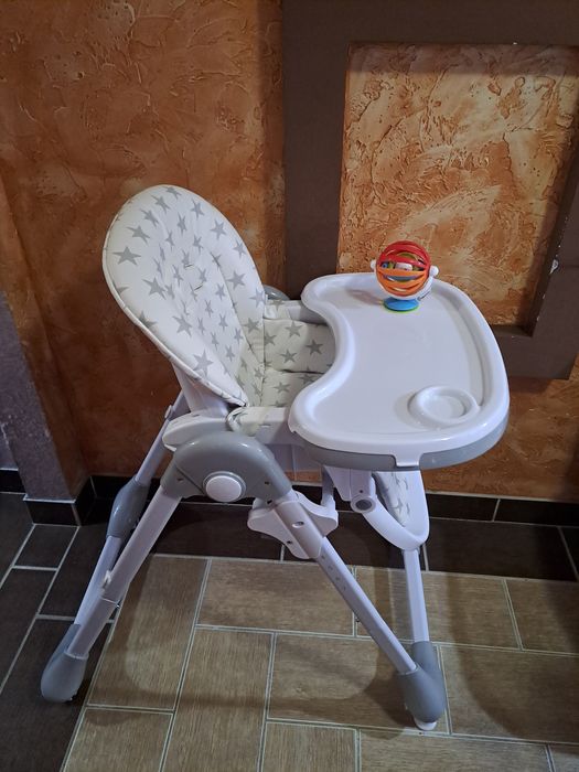 Стільчик для годування