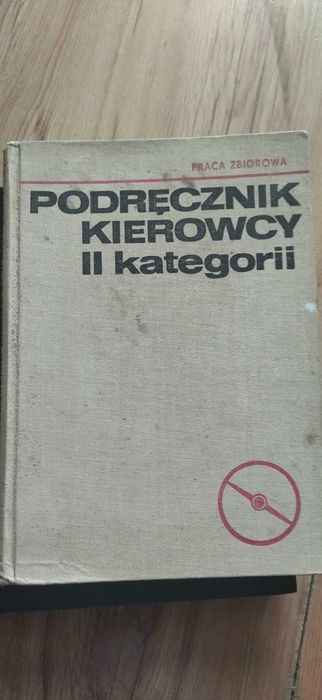 Poradniki samochodowe PRL