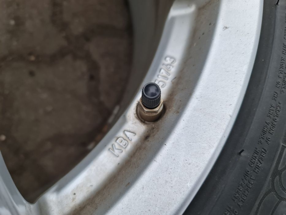 Колеса, диски Kia R17 літня резина 215/55r17 tpms