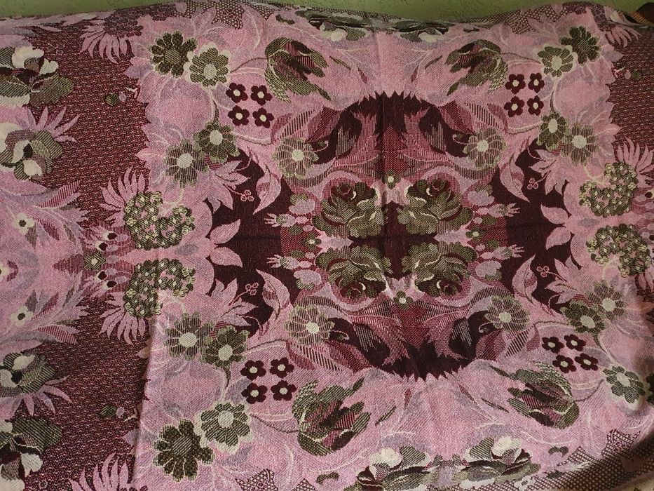 Покривало на ліжко, диван